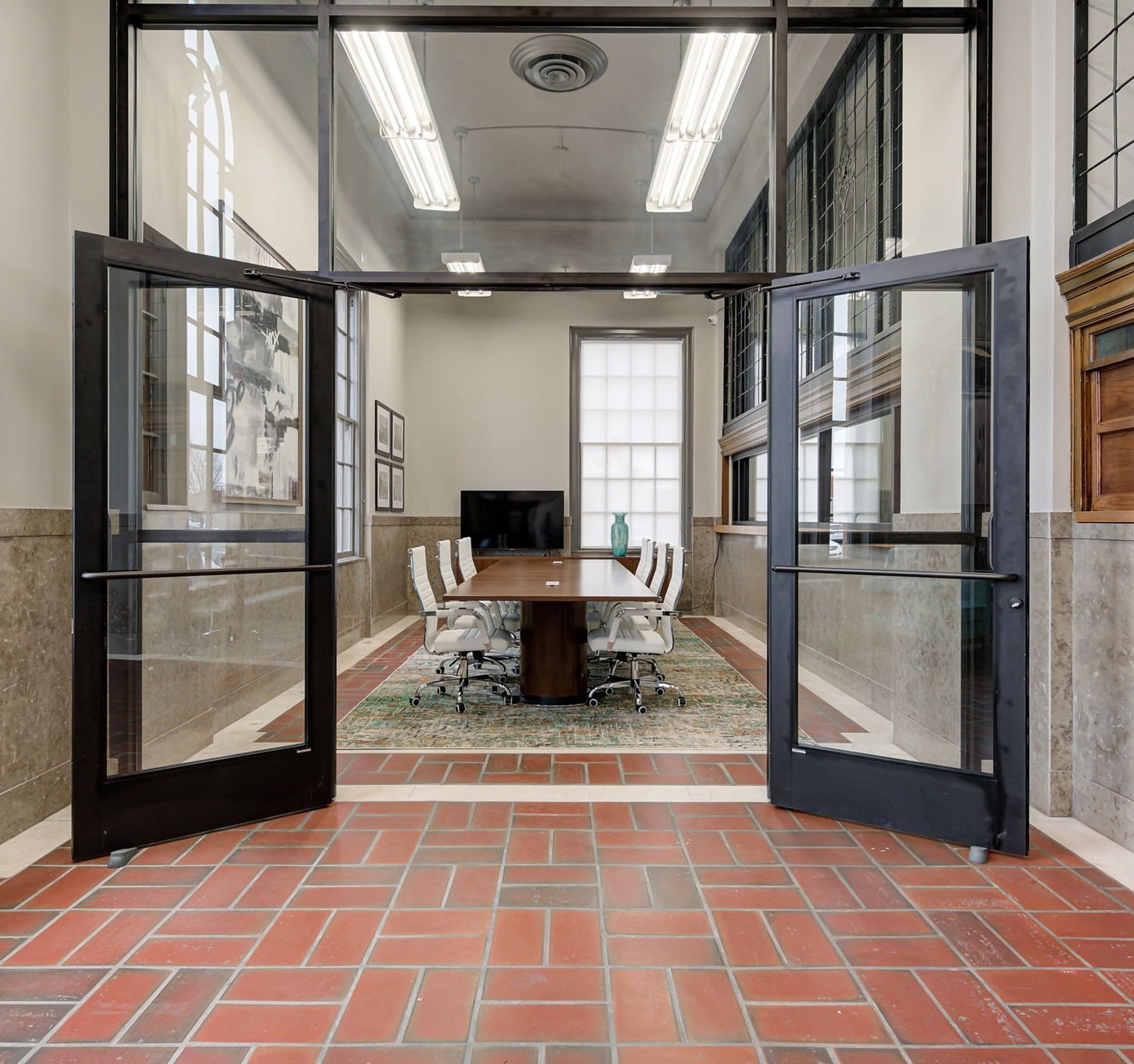Dedicated desks in a Norman office